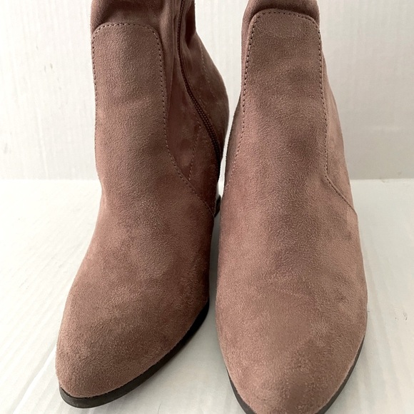 Journee Collection Hepburn Wedge Booties - Picture 4 of 5